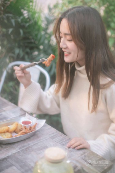 美人与大排面