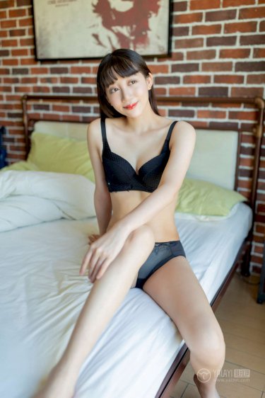 护士蕾丝丝袜强行扒开动态图