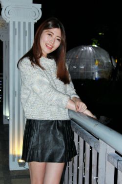 少妇扒开粉嫩小泬